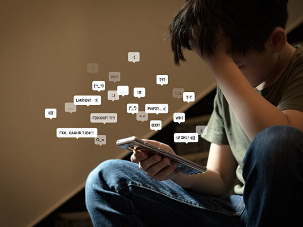 Dampak Cyberbullying: Menguak Konsekuensi Mendalam di Balik Layar Digital