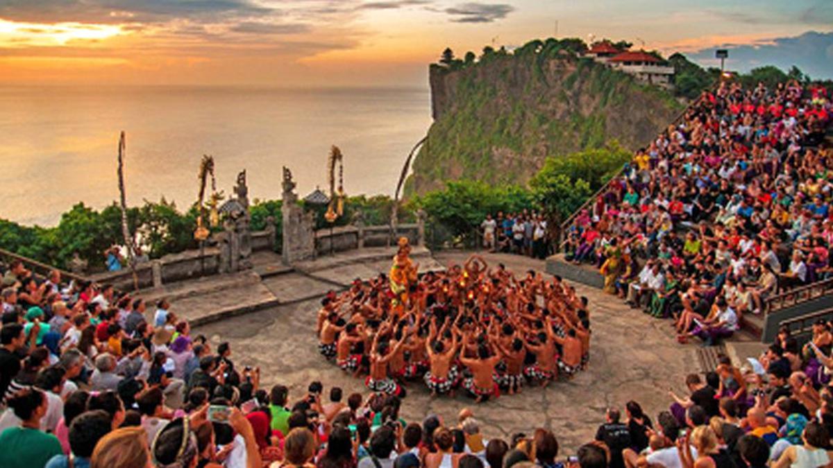 Jejak Peradaban Nusantara: Menjelajahi Pesona Wisata Budaya di Indonesia