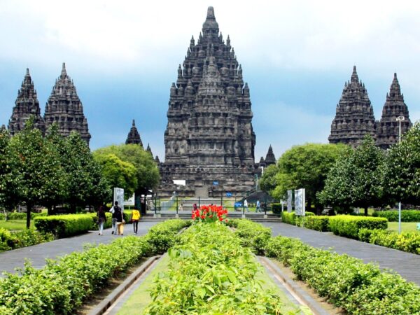 Menjelajahi Pesona Istimewa: Rekomendasi Destinasi Wisata Terpopuler di Jogja