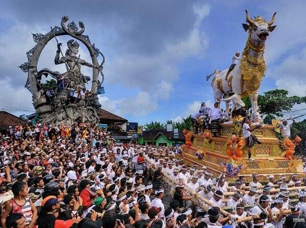 Menyelami Jiwa Bali: Upacara Adat yang Membentuk Kehidupan Spiritual dan Budaya