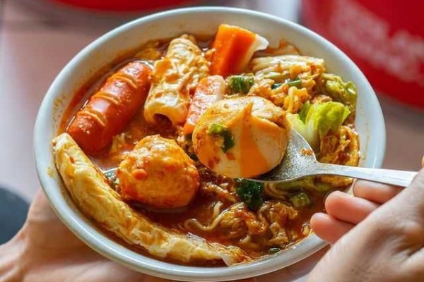 Resep Seblak Kuah Pedas: Menjelajahi Kelezatan Jajanan Bandung yang Menggoda Selera