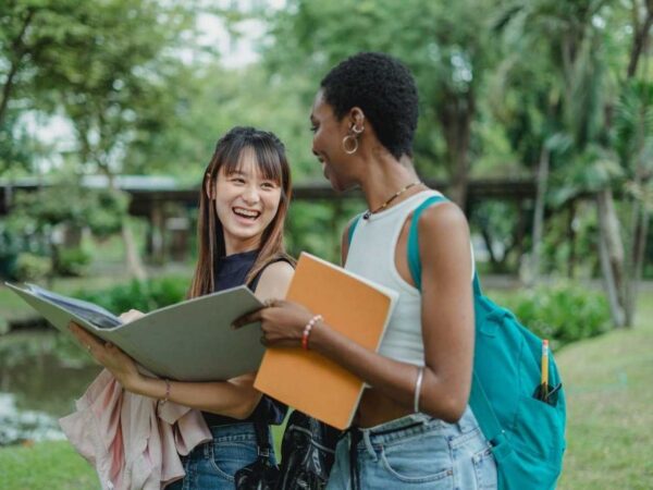 Strategi Ampuh Berkenalan dengan Orang Baru: Membangun Koneksi Sosial yang Bermakna